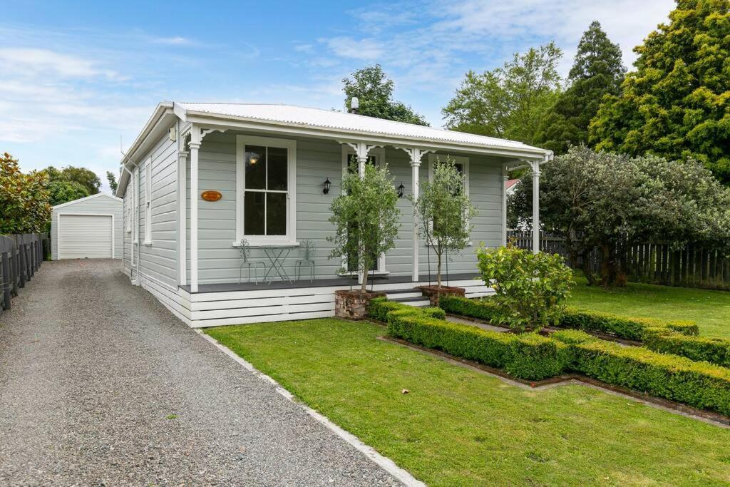 Historic Charm In Greytown - Cosy Kowhai Cottage ภายนอก รูปภาพ