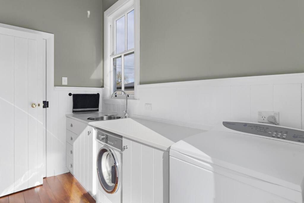 Historic Charm In Greytown - Cosy Kowhai Cottage ภายนอก รูปภาพ