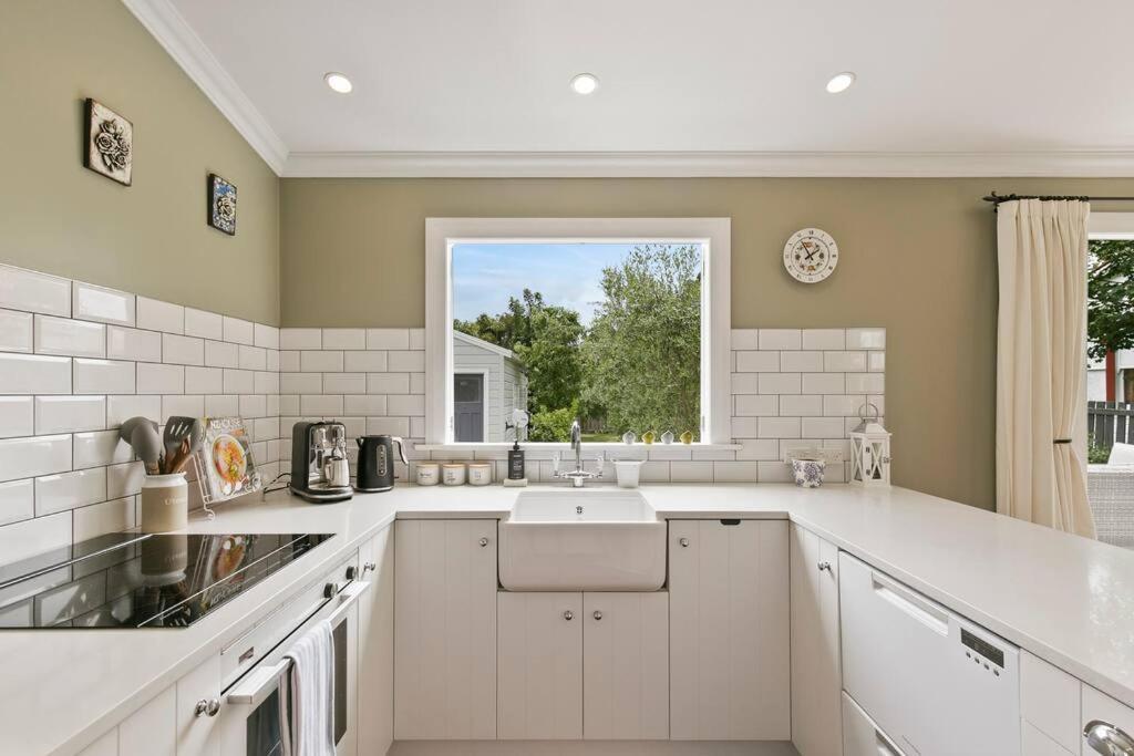Historic Charm In Greytown - Cosy Kowhai Cottage ภายนอก รูปภาพ