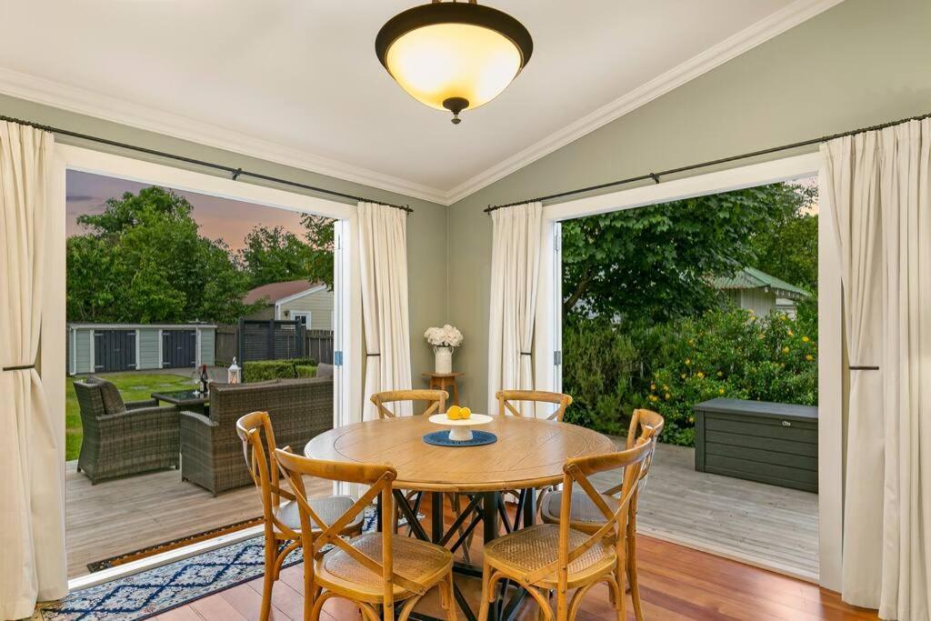 Historic Charm In Greytown - Cosy Kowhai Cottage ภายนอก รูปภาพ